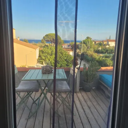 Avec Tropezienne Vue A L'ayguade ,climatisee ,parking Gratuit Et Proche Aeroport Hyeres