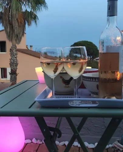 Avec Tropezienne Vue A L'ayguade ,climatisee ,parking Et Cafe Gratuits منزل للإقامة Hyères